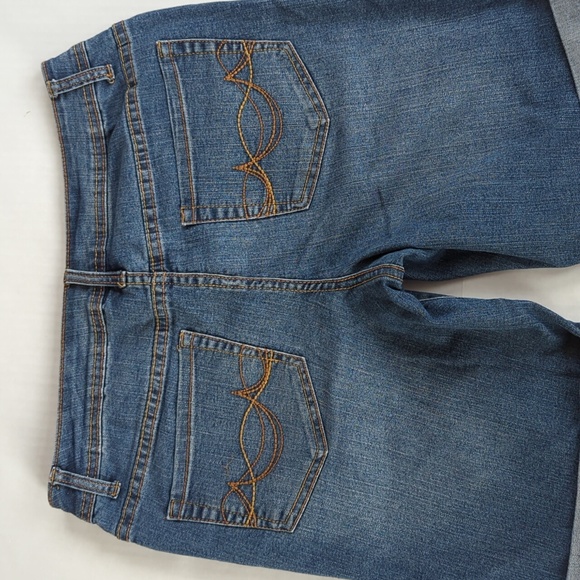 Faded Glory Distressed Cuffed Bermuda Jean Shorts 10 Blue - Picture 9 of 14